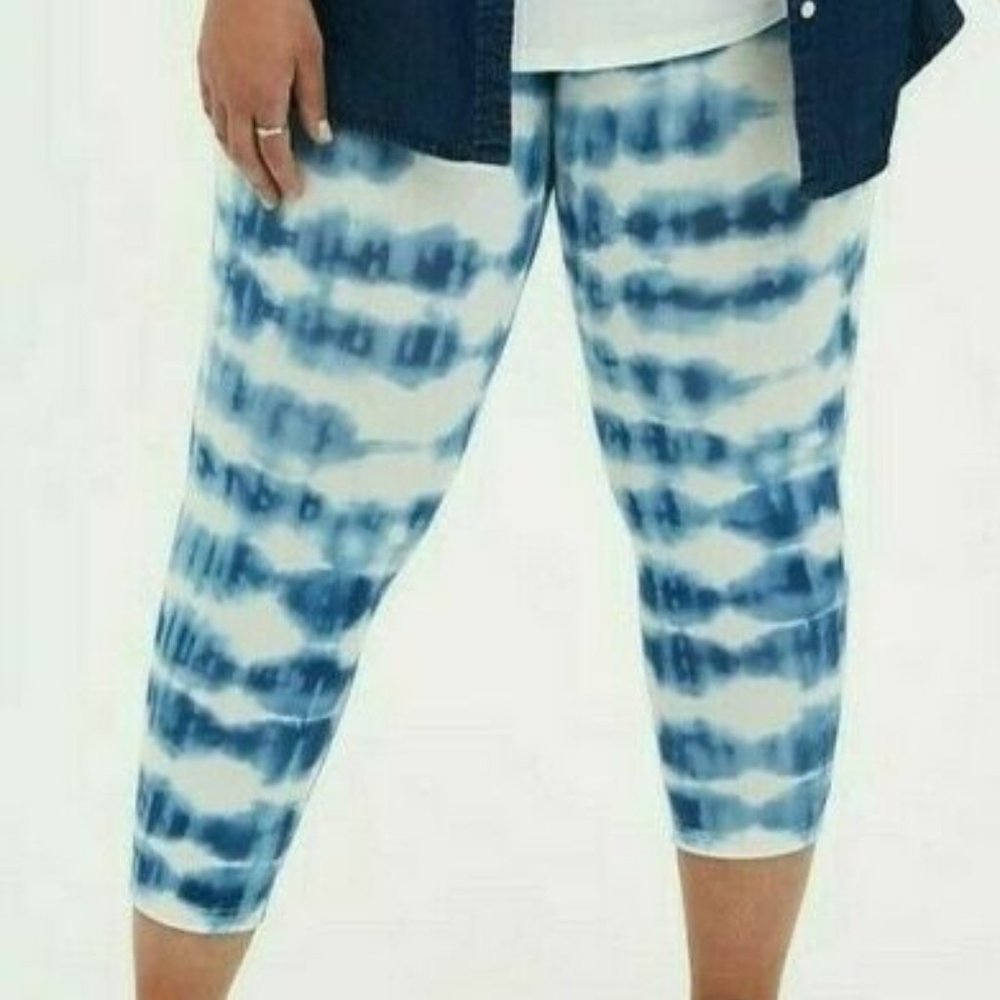 NWT Torrid 1 (1X) Blue & White Tie-Dye Premium Cropped Hippie Leggings